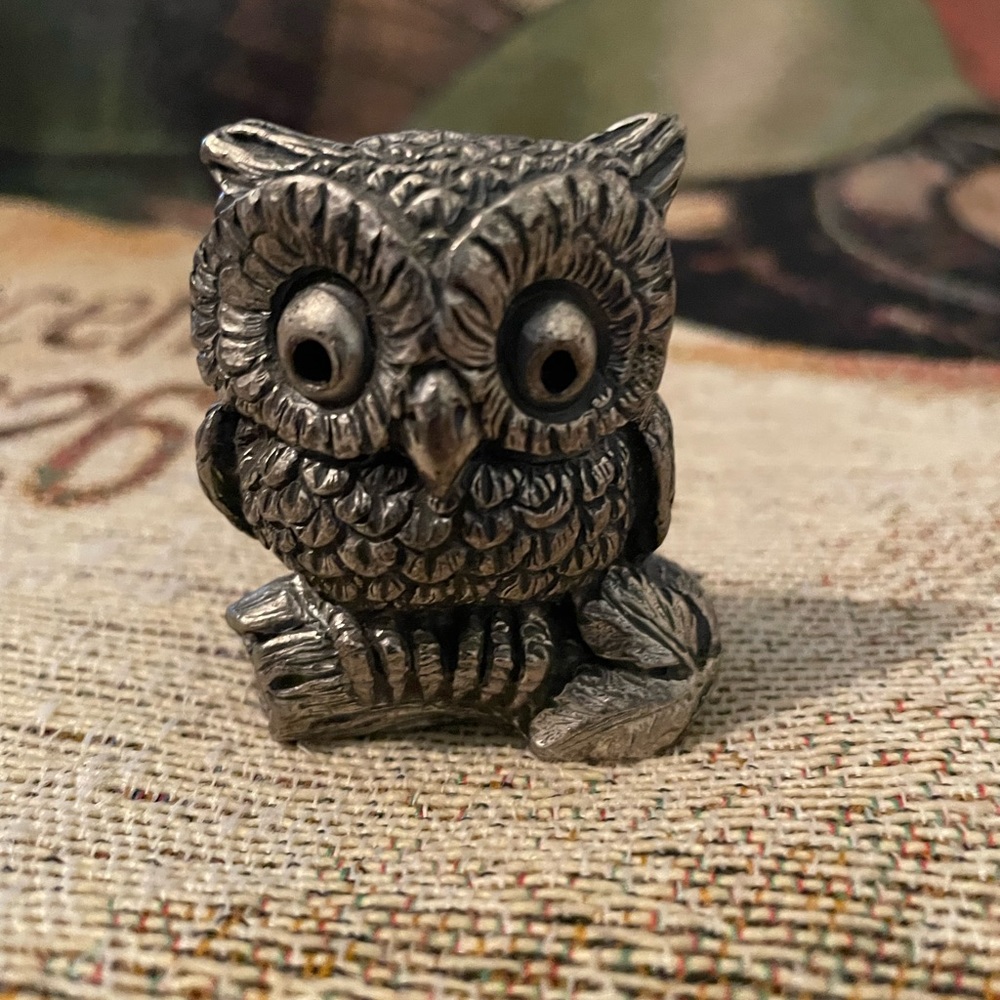 Vintage PELTRO Pewter OWL Paperweight 2”